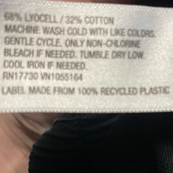 A new day joggers size medium in black - Picture 6 of 9